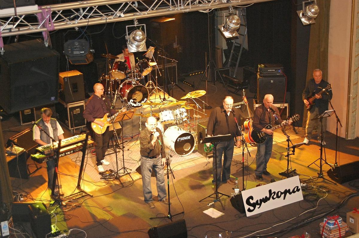 09.04.2010 Džínový bál